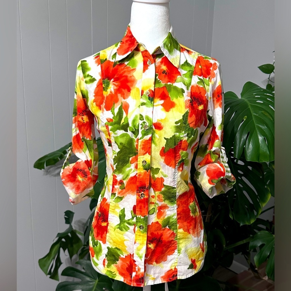 🛍️Jones New York Floral button down shirt with roll up sleeve Size S